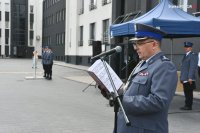 Komendant Miejski Policji w Dąbrowie Górniczej insp. mgr Artur Klimek w trakcie przemowy.